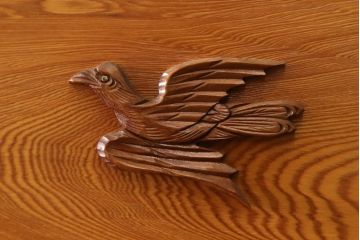 中古　民芸家具　屋久杉　和の雰囲気を高める彫刻がアクセントの重ね箪笥(引き出し、和たんす、整理箪笥、収納タンス、衣装箪笥、チェスト)(R-061576)