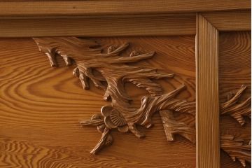 中古　民芸家具　屋久杉　和の雰囲気を高める彫刻がアクセントの重ね箪笥(引き出し、和たんす、整理箪笥、収納タンス、衣装箪笥、チェスト)(R-061576)