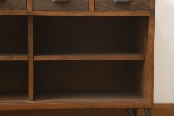 ラフジュ工房オリジナル　古建具リメイク　引き出し4杯付き　すりガラスがレトロな雰囲気を醸し出す脚付きサイドボード(収納棚、戸棚、テレビボード、テレビ台、リビングボード)(R-061578)