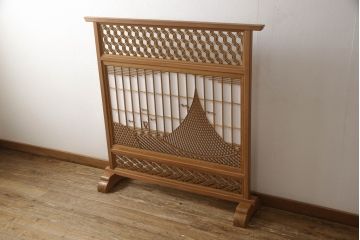 中古　最高級　枠欅(ケヤキ)　雄大な山岳風景を繊細な伝統木工技術で表現した組子入り衝立て(組子パーテーション、組子家具、つい立て)(R-061579)