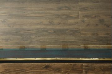 中古　バロッサバレンティ(VARO,S.A. VALENTI)　高級感漂うガラスのダイニングテーブル(食卓、4人掛け、6人掛け、店舗什器)(定価約68万円)(R-061584)