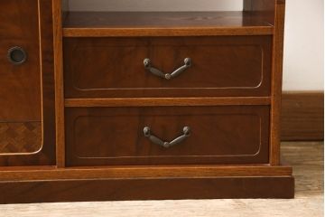 中古　美品　江戸指物　桑材　シンプルながら凝った造りが魅力の飾り棚(茶棚、茶箪笥、違い棚、戸棚、収納棚)(R-061588)
