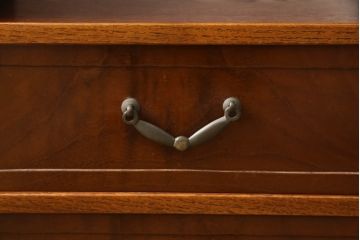 中古　美品　江戸指物　桑材　シンプルながら凝った造りが魅力の飾り棚(茶棚、茶箪笥、違い棚、戸棚、収納棚)(R-061588)