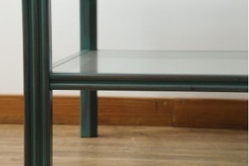 中古　バロッサバレンティ(VARO,S.A. VALENTI)　アルタミラ　グリーンカラーがおしゃれなサイドテーブル(ガラステーブル、ナイトテーブル、店舗什器)(R-061589)