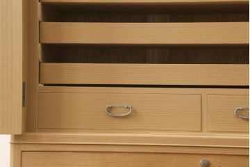 中古　高島屋　伝統工芸士　椿春雄作　凛とした佇まいが魅力の加茂総桐箪笥(胴丸、総桐たんす、引き出し、着物箪笥、和タンス)(R-061595)