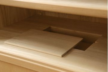 中古　高島屋　伝統工芸士　椿春雄作　凛とした佇まいが魅力の加茂総桐箪笥(胴丸、総桐たんす、引き出し、着物箪笥、和タンス)(R-061595)