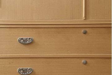 中古　高島屋　伝統工芸士　椿春雄作　凛とした佇まいが魅力の加茂総桐箪笥(胴丸、総桐たんす、引き出し、着物箪笥、和タンス)(R-061595)