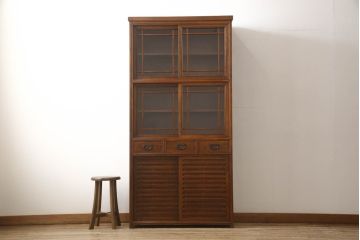 中古　超美品　希少サイズ　ニレ材　3尺薄型　すっきりとした佇まいが上品な水屋箪笥(食器棚、戸棚、収納棚、キャビネット)(R-061601)