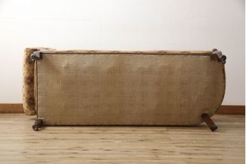 イギリスアンティーク　美品　ウォールナット材　クラシカルで気品漂うシェーズロング(カウチソファ、セティ、2人掛けソファ、2P、二人掛け、長椅子、キャスター付き)(R-061603)