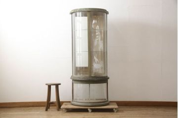 和製アンティーク　希少デザイン!!　Rガラス　懐かしさ漂う!たばこ屋さんの縦型ガラスケース(ショーケース、陳列棚、飾り棚、店舗什器、ディスプレイ棚、曲げガラス)(R-061604)