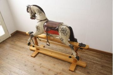 アンティーク雑貨　トム・コブリー(TOM COBLEY TOYS)　リアルな造形のロッキングホース(木馬)(R-061606)