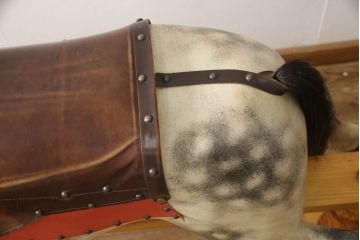 アンティーク雑貨　トム・コブリー(TOM COBLEY TOYS)　リアルな造形のロッキングホース(木馬)(R-061606)