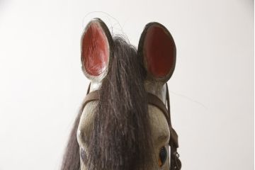 アンティーク雑貨　トム・コブリー(TOM COBLEY TOYS)　リアルな造形のロッキングホース(木馬)(R-061606)
