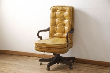 中古　DREXEL HERITAGE(ドレクセルヘリテイジ)　イエローカラーが空間のアクセントになるエグゼクティブデスクチェア(オフィスチェア、回転チェア、アームチェア)(R-061607)