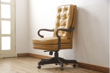 中古　DREXEL HERITAGE(ドレクセルヘリテイジ)　イエローカラーが空間のアクセントになるエグゼクティブデスクチェア(オフィスチェア、回転チェア、アームチェア)(R-061607)