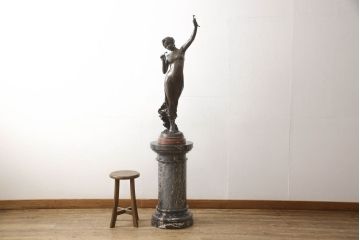 フランス製　今にも動き出しそうなリアルなブロンズ像+大理石台座のセット(オブジェ、店舗什器、ディスプレイ)(R-061608)