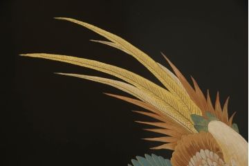 中古　香川漆器　伝統工芸士・小松庄一作　桐材　色彩豊かな漆絵が優美な存在感を放つ衣装箪笥(着物箪笥、収納箪笥、引き出し、桐箪笥、戸棚)(R-061615)