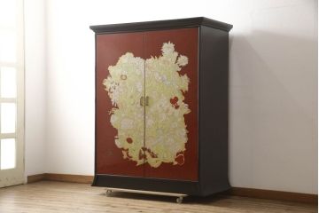 中古　超美品　香川漆器　伝統工芸士・小松庄一作　桐材　対比された色遣いが優美さを引き立てる衣装箪笥(着物箪笥、収納箪笥、引き出し、桐箪笥)(R-061622)