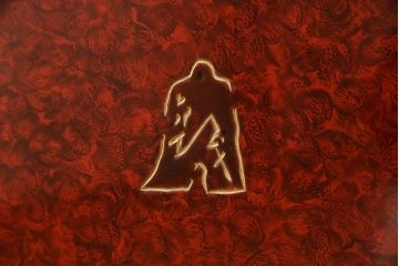 中古　超美品　香川漆器　伝統工芸士・小松庄一作　桐材　対比された色遣いが優美さを引き立てる衣装箪笥(着物箪笥、収納箪笥、引き出し、桐箪笥)(R-061622)