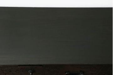 和製アンティーク　明治期　桐材　杉材　隠し付き　鶴亀など吉祥モチーフの透かし金具が目を惹くローチェスト(ローボード、引き出し、時代箪笥、収納箪笥、和たんす、和タンス)(R-061625)