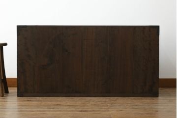 和製アンティーク　明治期　桐材　杉材　隠し付き　鶴亀など吉祥モチーフの透かし金具が目を惹くローチェスト(ローボード、引き出し、時代箪笥、収納箪笥、和たんす、和タンス)(R-061625)