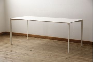 中古　美品　Cassinaixc.(カッシーナイクスシー)　RITMO(リトモ)　清潔感のあるスタイリッシュな空間づくりに活躍するダイニングテーブル(4人掛け、4P、6人掛け、6P、食卓、作業台、ワークデスク、店舗什器)(定価約26万円)(R-061630)