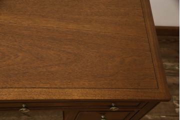 中古　DREXEL HERITAGE(ドレクセルヘリテイジ)　Triune(トライユン)　クラシックなデザインがステキなニーホールデスク(両袖デスク、机、ワークデスク、在宅ワーク用、在宅用)(定価約41万円)(R-061633)