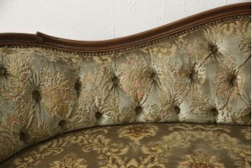 中古　カリモク家具(karimoku)　domani(ドマーニ)　Louis(ルイ)XVシリーズ　シェーズロング　流れる曲線が優雅なカウチソファ(二人掛け、2P、長椅子)(R-061635)