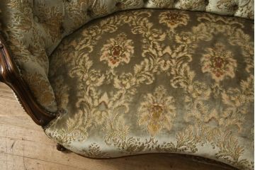 中古　カリモク家具(karimoku)　domani(ドマーニ)　Louis(ルイ)XVシリーズ　シェーズロング　流れる曲線が優雅なカウチソファ(二人掛け、2P、長椅子)(R-061635)
