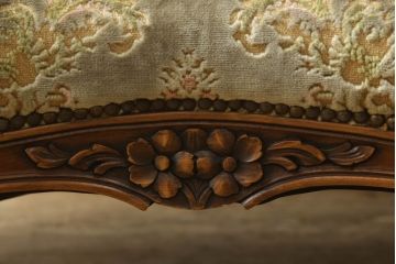 中古　カリモク家具(karimoku)　domani(ドマーニ)　Louis(ルイ)XVシリーズ　シェーズロング　流れる曲線が優雅なカウチソファ(二人掛け、2P、長椅子)(R-061635)