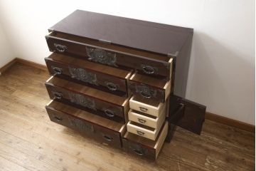 中古　超美品　仙台箪笥　KB-7BD　表面欅(ケヤキ)材　内部桐材　木地呂漆塗り　重厚な佇まいが貫禄漂う四尺野郎箪笥(衣装タンス、和タンス、収納箪笥、引き出し)(定価約100万円)(R-061638)
