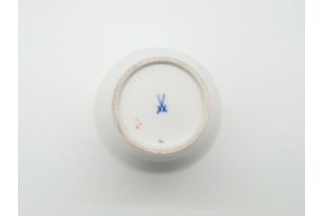 ドイツ　マイセン　Meissen　五つ花　ベーシックフラワー　優雅な佇まいが洗練された雰囲気を醸し出す花瓶(フラワーベース、花器、西洋陶磁器)(R-061650)