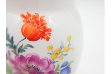 ドイツ　マイセン　Meissen　五つ花　ベーシックフラワー　優雅な佇まいが洗練された雰囲気を醸し出す花瓶(フラワーベース、花器、西洋陶磁器)(R-061650)