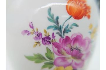 ドイツ　マイセン　Meissen　五つ花　ベーシックフラワー　優雅な佇まいが洗練された雰囲気を醸し出す花瓶(フラワーベース、花器、西洋陶磁器)(R-061650)