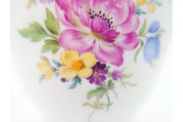 ドイツ　マイセン　Meissen　五つ花　ベーシックフラワー　優雅な佇まいが洗練された雰囲気を醸し出す花瓶(フラワーベース、花器、西洋陶磁器)(R-061650)