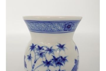 レア　ドイツ　マイセン　Meissen　ブルー　フラワー　美しい花をより引き立てる花瓶(フラワーベース、花器、西洋陶磁器、シリーズ不明)(R-061651)