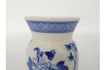 レア　ドイツ　マイセン　Meissen　ブルー　フラワー　美しい花をより引き立てる花瓶(フラワーベース、花器、西洋陶磁器、シリーズ不明)(R-061651)
