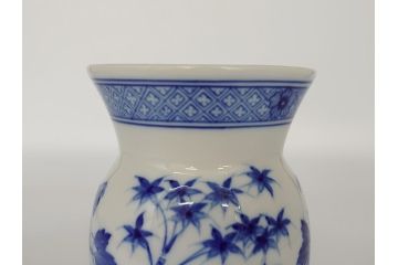レア　ドイツ　マイセン　Meissen　ブルー　フラワー　美しい花をより引き立てる花瓶(フラワーベース、花器、西洋陶磁器、シリーズ不明)(R-061651)