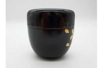 輪島塗　蒔絵　春秋　桜と紅葉の共演美が目を引く棗(共箱付き、金地、茶器、漆器、漆工芸)(R-061653)