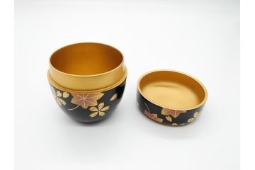 輪島塗　蒔絵　春秋　桜と紅葉の共演美が目を引く棗(共箱付き、金地、茶器、漆器、漆工芸)(R-061653)