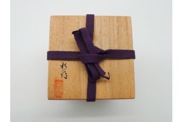 輪島塗　蒔絵　春秋　桜と紅葉の共演美が目を引く棗(共箱付き、金地、茶器、漆器、漆工芸)(R-061653)