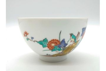 人間国宝　十四代　酒井田柿右衛門　錦　菊鳥文　紅葉椀　カップ&ソーサー(共箱付き、濁手、磁器、陶磁器、色絵、作家物、C&S)(R-061656)
