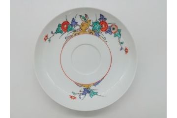 人間国宝　十四代　酒井田柿右衛門　錦　菊鳥文　紅葉椀　カップ&ソーサー(共箱付き、濁手、磁器、陶磁器、色絵、作家物、C&S)(R-061656)