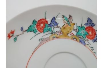 人間国宝　十四代　酒井田柿右衛門　錦　菊鳥文　紅葉椀　カップ&ソーサー(共箱付き、濁手、磁器、陶磁器、色絵、作家物、C&S)(R-061656)