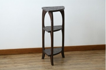 中古　伝統工芸　日光彫り　ダイナミックな花の意匠が存在感のあるコーナーラック　(R-061658)