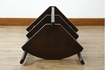 中古　伝統工芸　日光彫り　ダイナミックな花の意匠が存在感のあるコーナーラック　(R-061658)