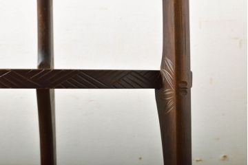 中古　伝統工芸　日光彫り　ダイナミックな花の意匠が存在感のあるコーナーラック(飾り台、花台)(R-061658)