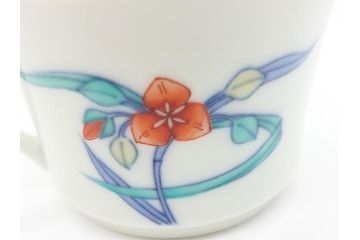 今泉今右衛門　色鍋島　今泉今右衛門窯　錦露草絵　紅葉椀　カップ&ソーサー(共箱付き、赤絵、色絵付、C&S)(R-061659)