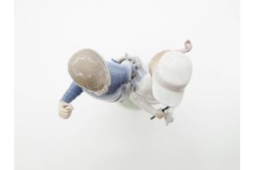 スペイン　リヤドロ　LLADRO　ゴルフのカップル　躍動感溢れる造りが素敵なフィギュリン(箱なし、陶器人形、置物、オブジェ)(R-061660)