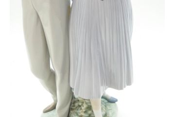 スペイン　リヤドロ　LLADRO　ゴルフのカップル　躍動感溢れる造りが素敵なフィギュリン(箱なし、陶器人形、置物、オブジェ)(R-061660)